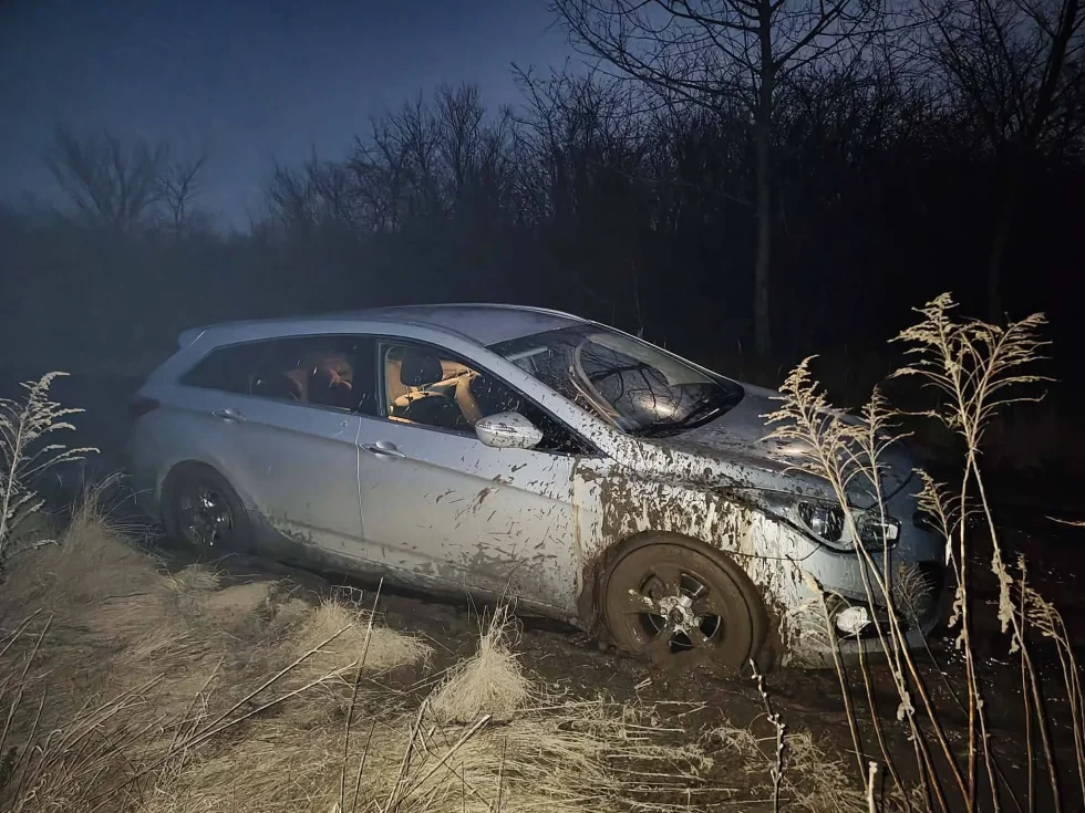 Mieszkańcy alarmują: nie mogą dojechać do swoich domów. Problem z drogą w Sławacinku Nowym