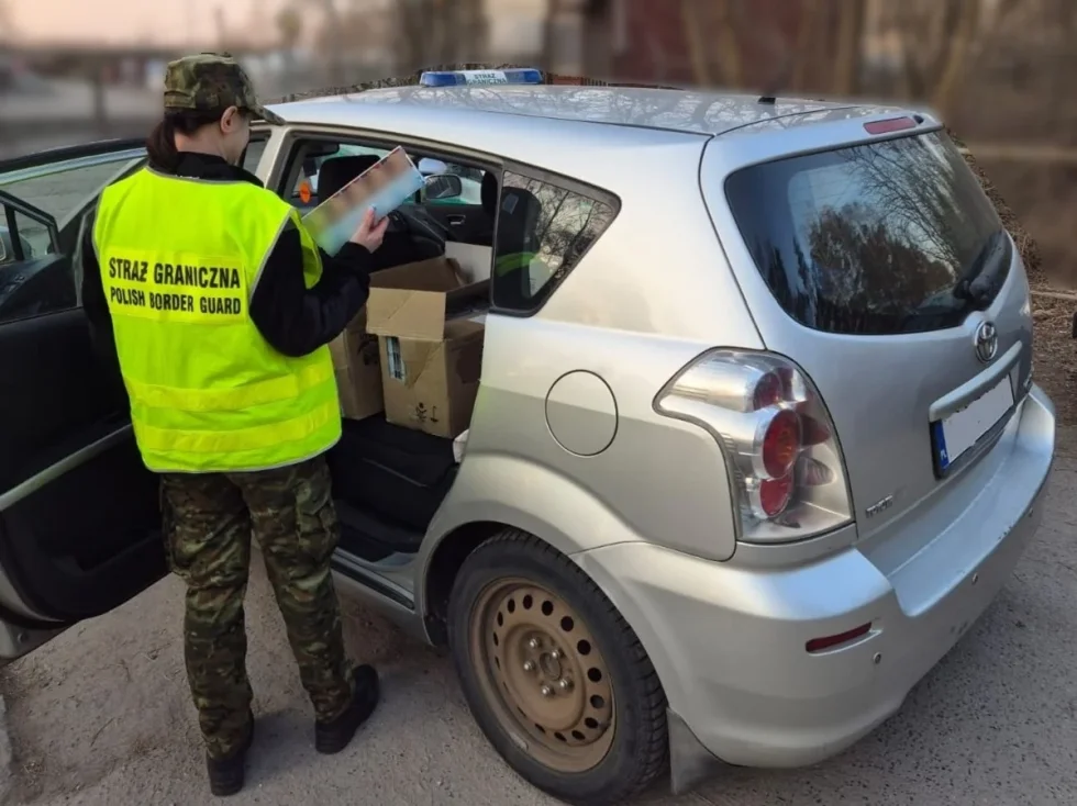 Przemyt na dużą skalę w powiecie bialskim. 55-latek miał tysiące paczek papierosów bez akcyzy