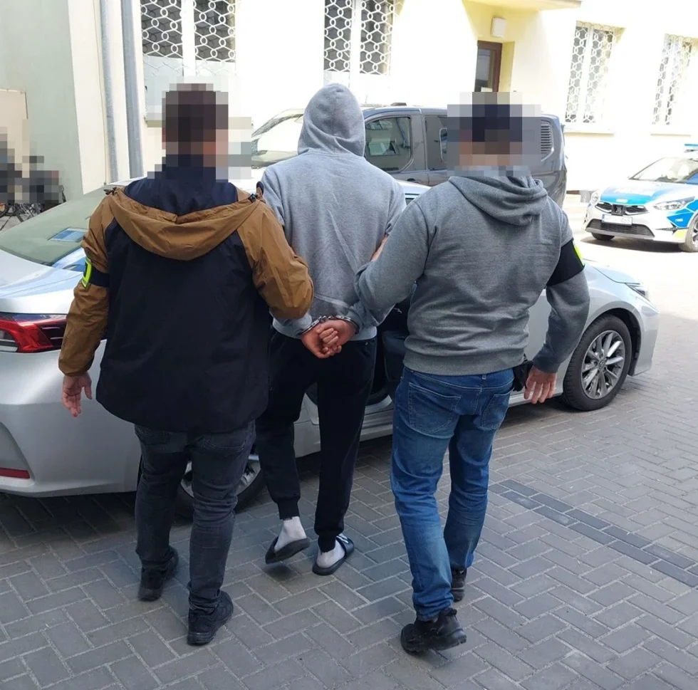 Blisko 3300 porcji narkotyków w rękach 25-latka. Zatrzymanie w taksówce w Białej Podlaskiej